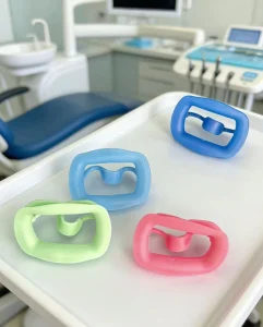 Comfort Fit Reusable Food Grade Silicone Mouth Opener for Teeth Whitening & Examination Oral Care Accessories