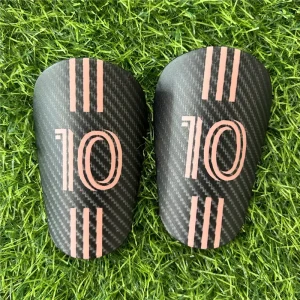 Customizable Imitation Carbon Fiber Shin Pads Protective Leg Ventilated Football and Mini Soccer Shin Guards for Running
