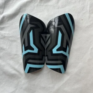 Customized Logo Football Shin Guards DIY Children Adult Sports Leggings Black and Blue Stripes