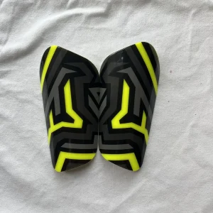 Customized Logo Football Shin Guards DIY Children Adult Sports Leggings Fluorescent Yellow Stripes