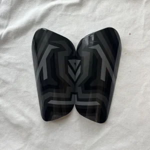 Customized logo Football Shin Guards DIY Children Adult Sports Leggings to Enhance Sports Safety Black Stripes