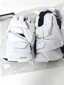 Ice Hockey Gloves Carbon Fiber Reinforced Thumb Protection High Density Foam Padding Shock Absorption Lightweight Waterproof for