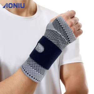 Integrated Design Wrapped Around the Palm and Wrist for a Snug Fit Suitable for Both Sports and Rehabilitation
