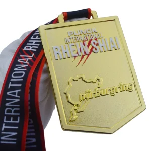 Manufacturer Bright Gold Red Copper Shield Martial Arts Medals for Punok International Rhein Shiai Taekwondo Karate Metal Medals